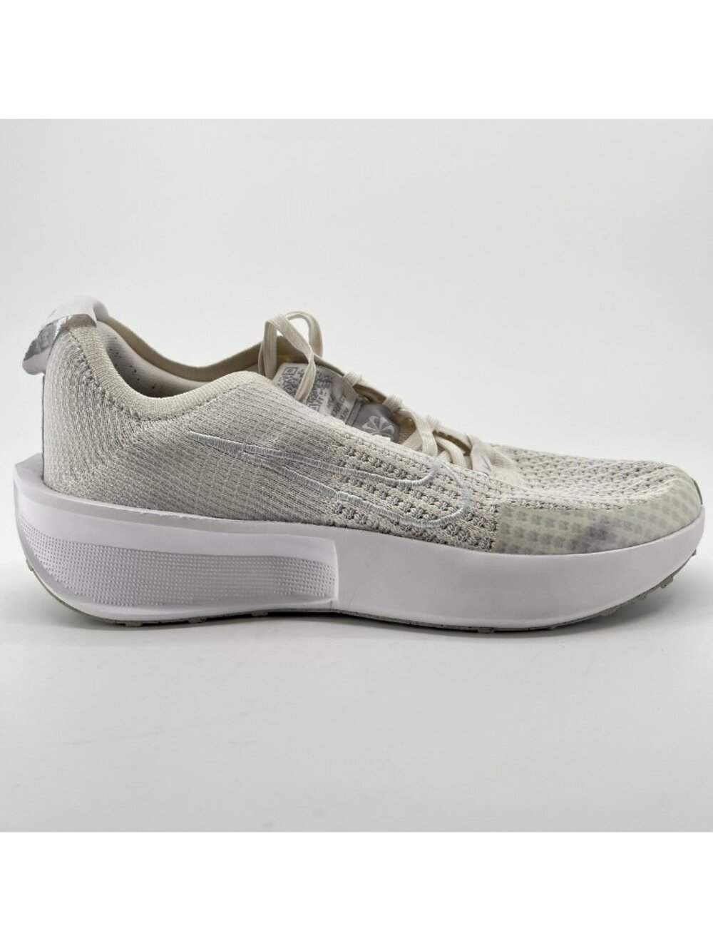 Nike Interact Run Mens Size 7 White Wolf Gray Athletic Running Shoes Sneakers